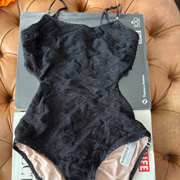 OYSHO One piece cut-out embroidered swimsuit